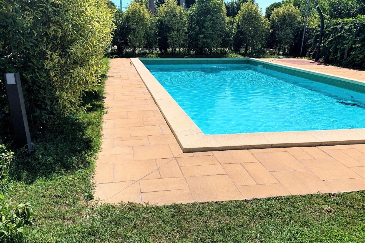Apartment Charme And Relax With Garden And Swimming Pool Desenzano del Garda Eksteriør bilde