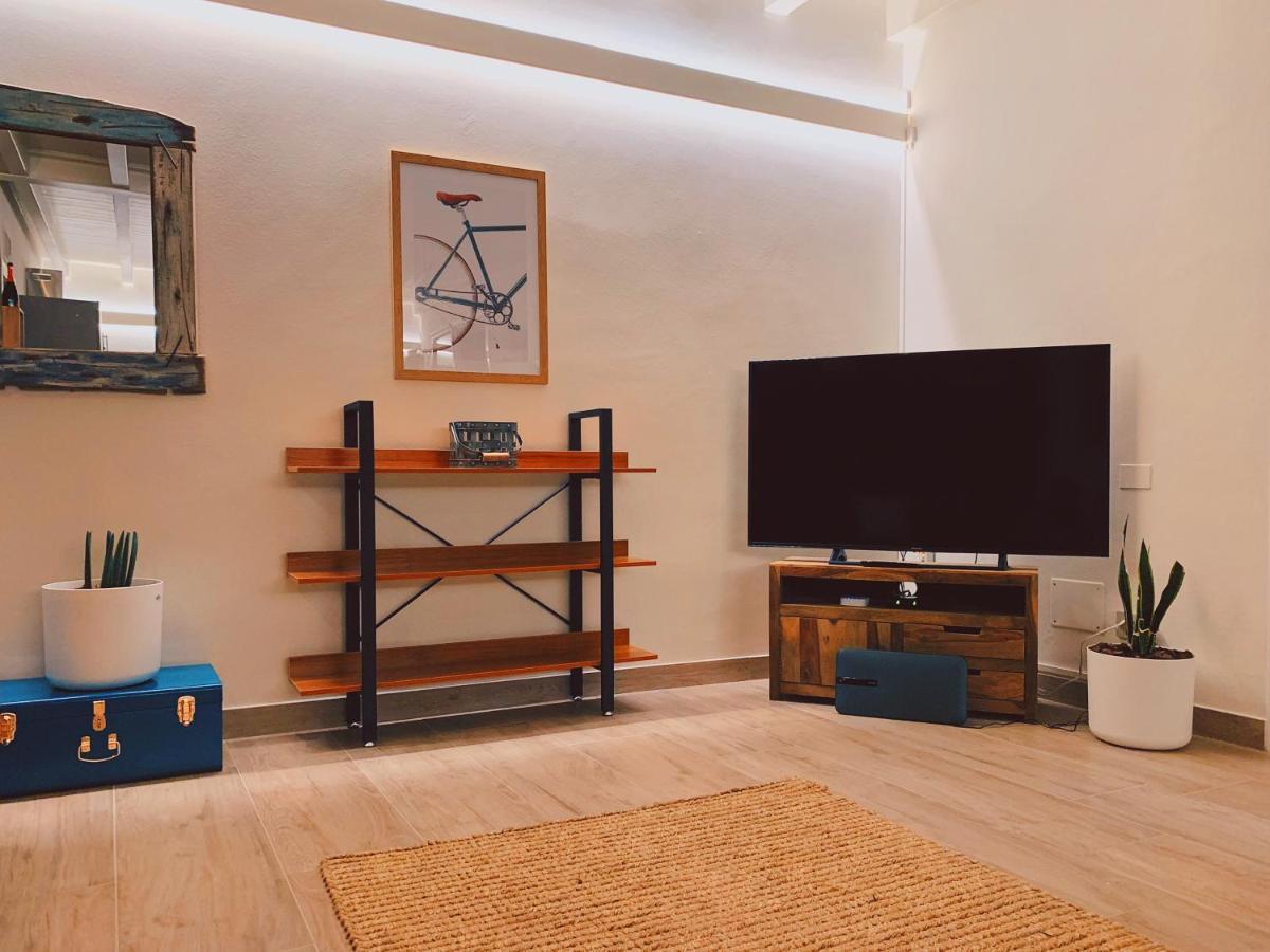Apartment Charme And Relax With Garden And Swimming Pool Desenzano del Garda Eksteriør bilde