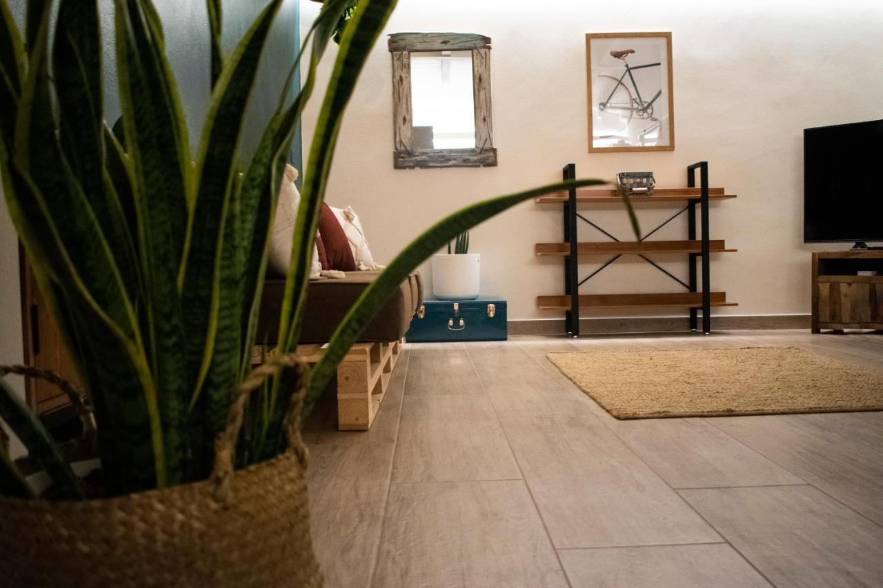 Apartment Charme And Relax With Garden And Swimming Pool Desenzano del Garda Eksteriør bilde