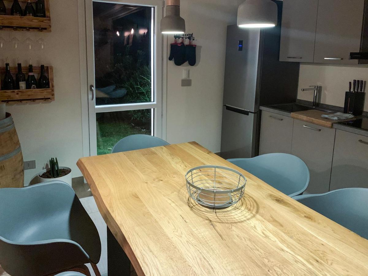 Apartment Charme And Relax With Garden And Swimming Pool Desenzano del Garda Eksteriør bilde